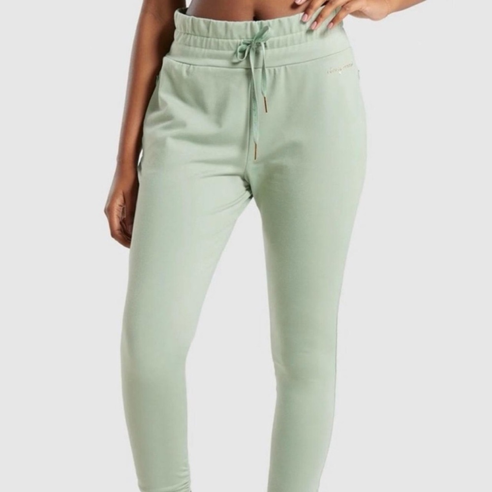 Gymshark x Whitney Simmons Limited Edition Fitted Ruched Jogger Pants